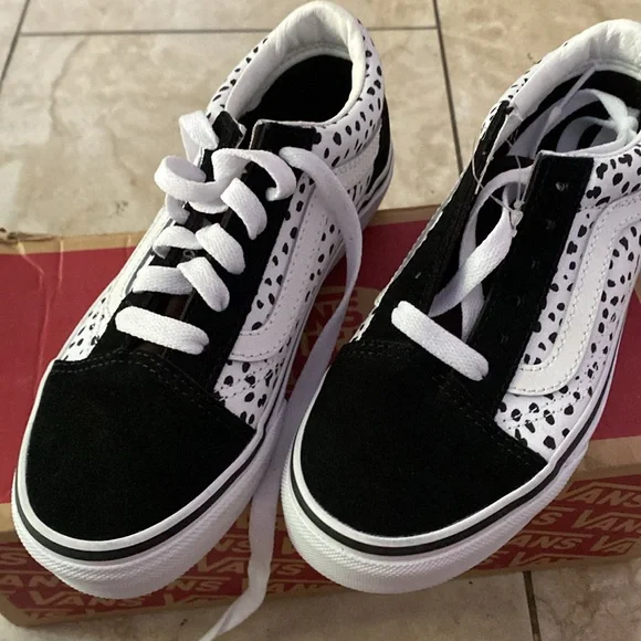 Kids Old Skool Dalmation Vans - Picture 2 of 3